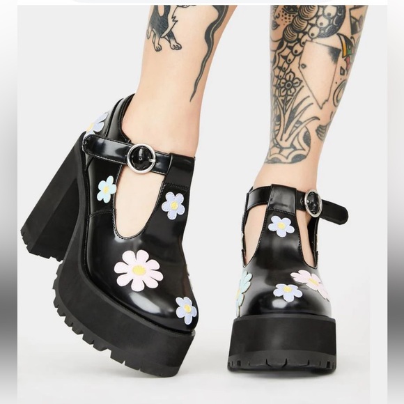 dELiA*s Shoes - DELIA*S FLOWER POWER PLATFORM MARY JANES
